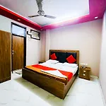 Hotel Classical Opposite Nizamuddin Railway Station
