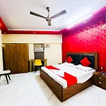 Hotel Classical Opposite Nizamuddin Railway Station