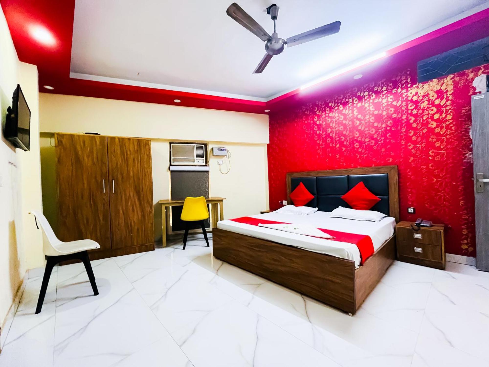 Hotel Classical Opposite Nizamuddin Railway Station New Delhi