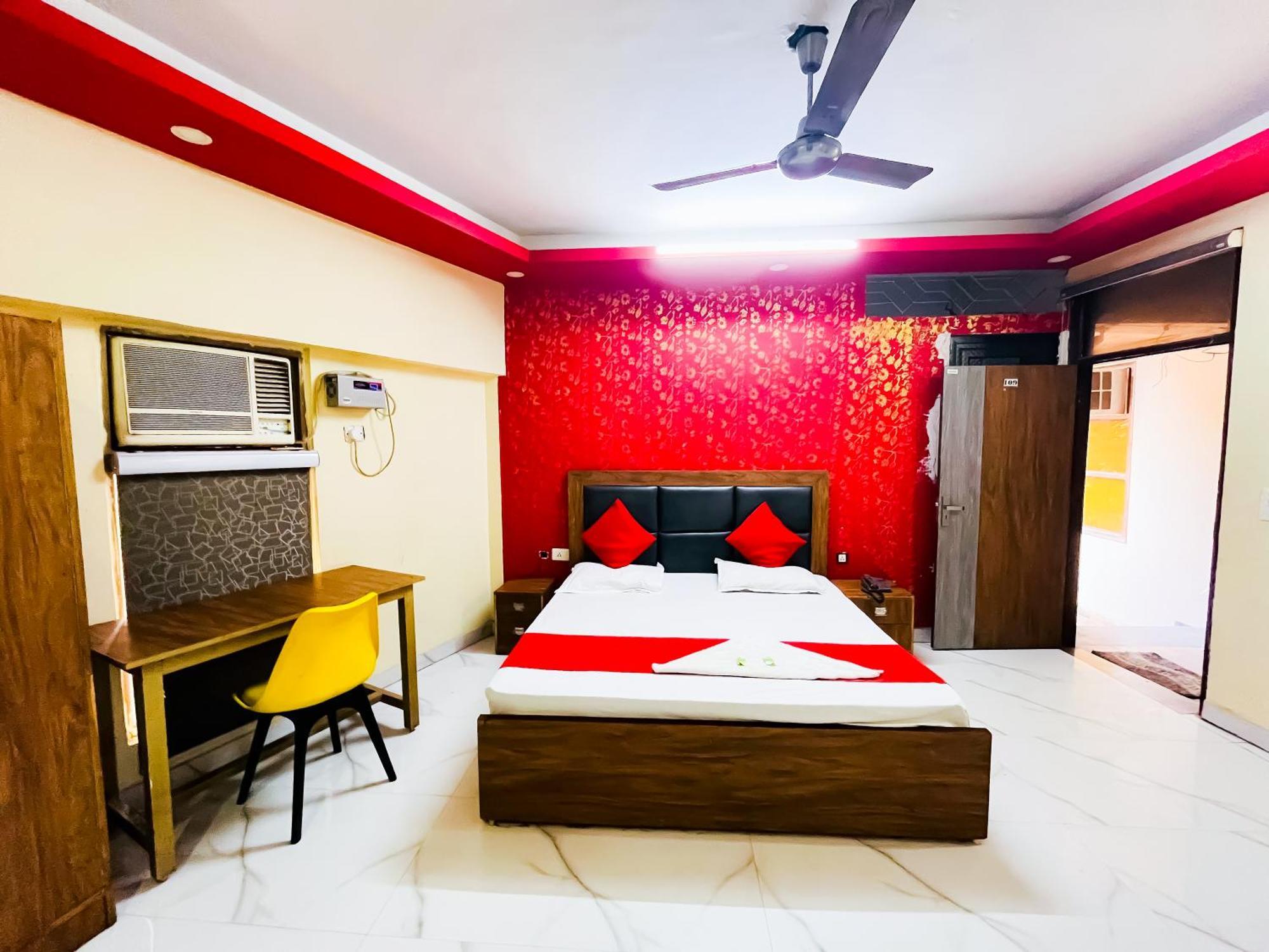 Hotel Classical Opposite Nizamuddin Railway Station New Delhi